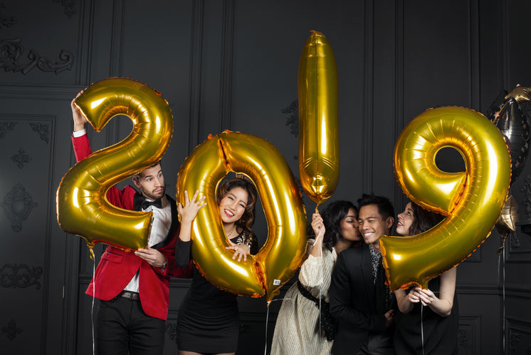 new-years-all-cheers.jpg?width=746&forma