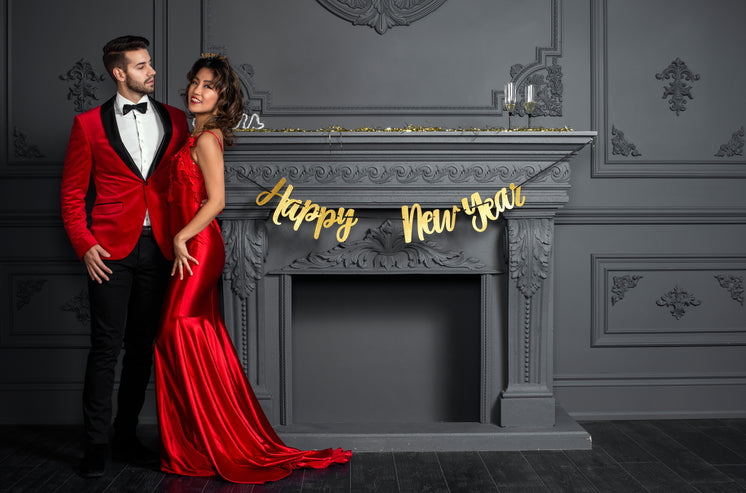 new-years-eve-king-and-queen.jpg?width=746&format=pjpg&exif=0&iptc=0