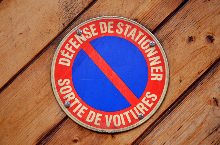 [Image: no-parking-sign-in-french.jpg?width=746&...f=0&iptc=0]