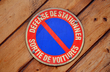 no parking sign in french
