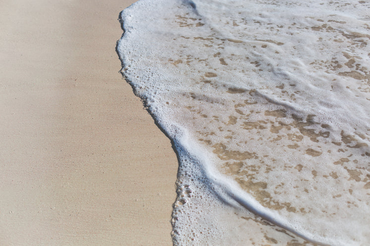 海灘沙灘上的海水
