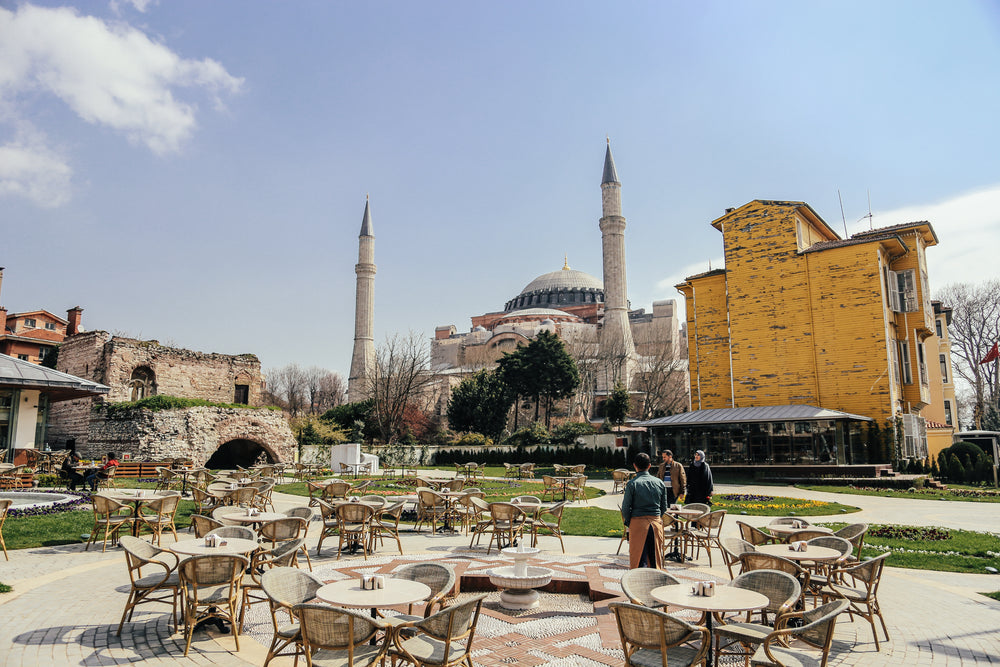 outdoor restaurant seating