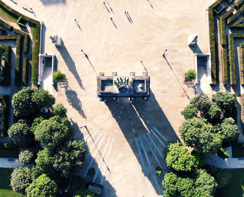 paris arc de triomphe aerial