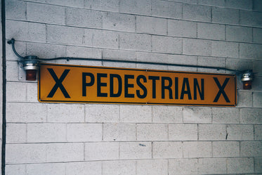 pedestrian crossing sign