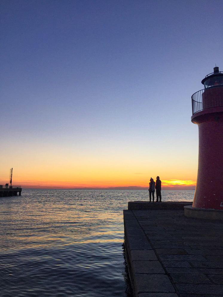 people-enjoy-blue-hour-by-the-water.jpg?