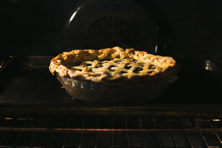 pie-baking-in-oven.jpg?width=746&format=pjpg&exif=0&iptc=0