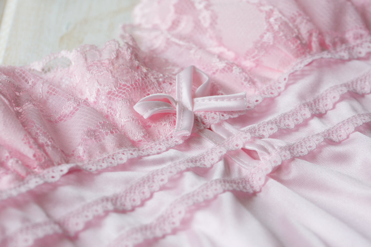 粉色蕾丝睡衣