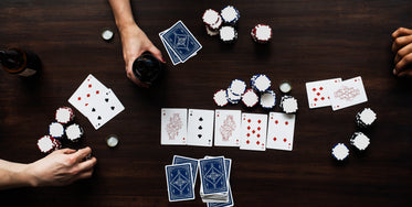 Free Poker Game On Table Top Image: Browse 1000s of Pics