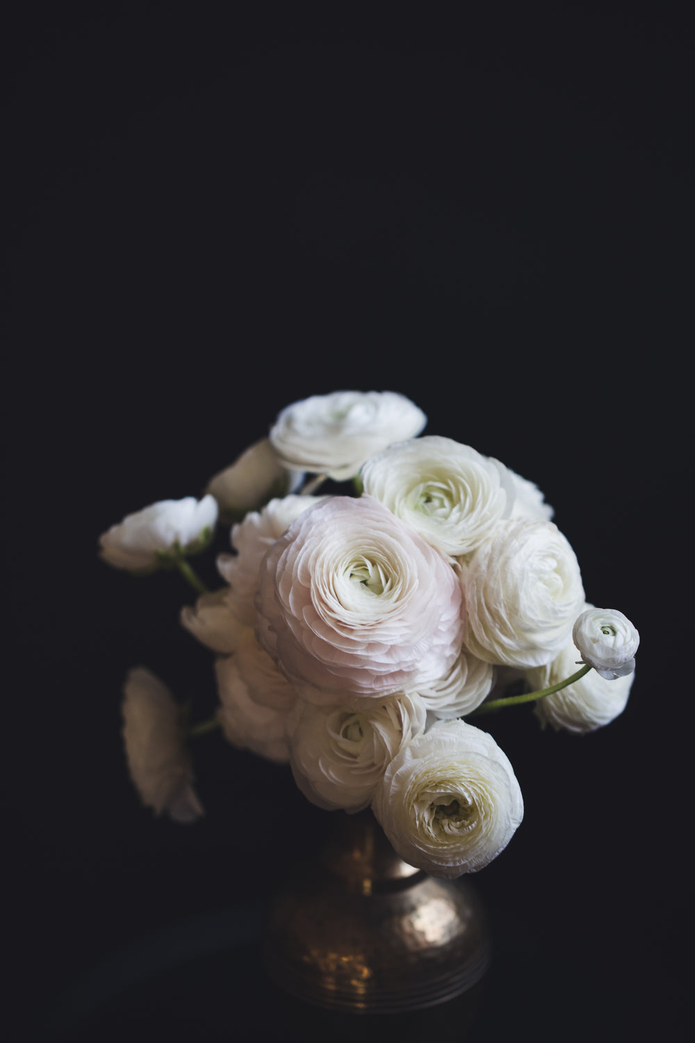 portrait view of white bouquet