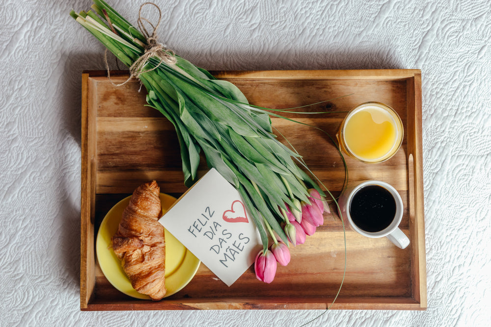 dia das mães com café da manhã na cama