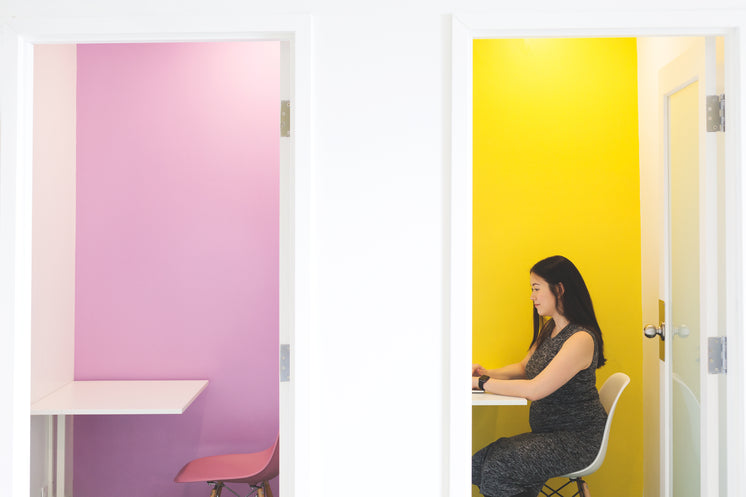 private-colorful-work-rooms.jpg?width=746&amp;format=pjpg&amp;exif=0&amp;iptc=0