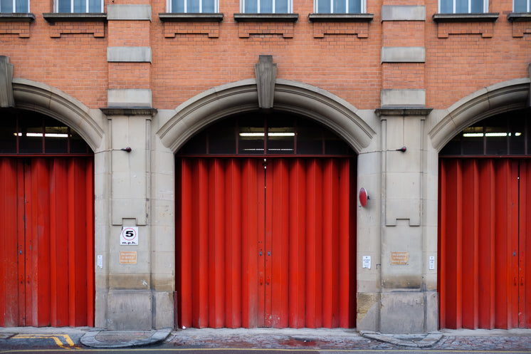 https://burst.shopifycdn.com/photos/red-garage-doors.jpg?width=746&format=pjpg&exif=0&iptc=0