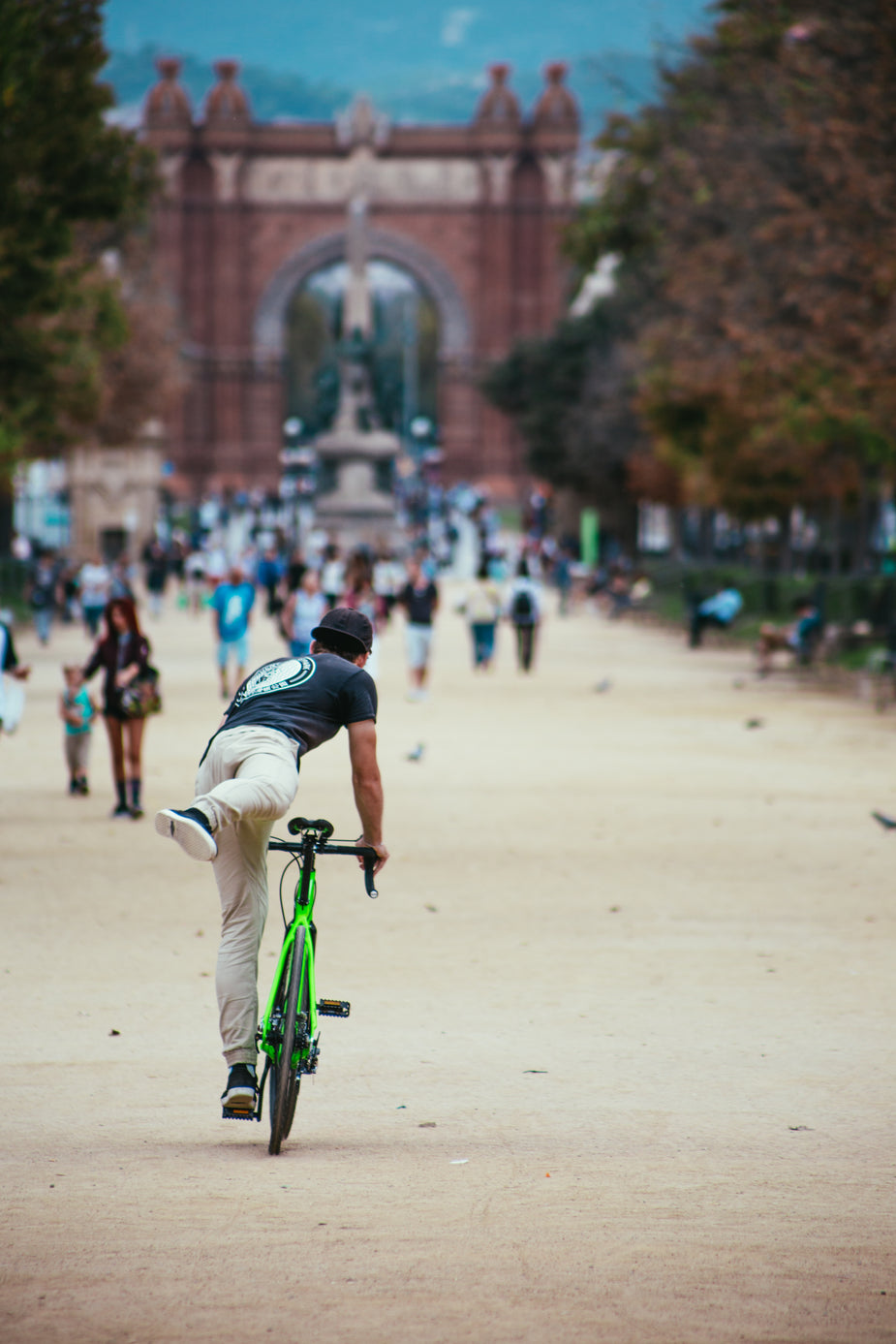 High Res Riding In The City Picture — Free Images