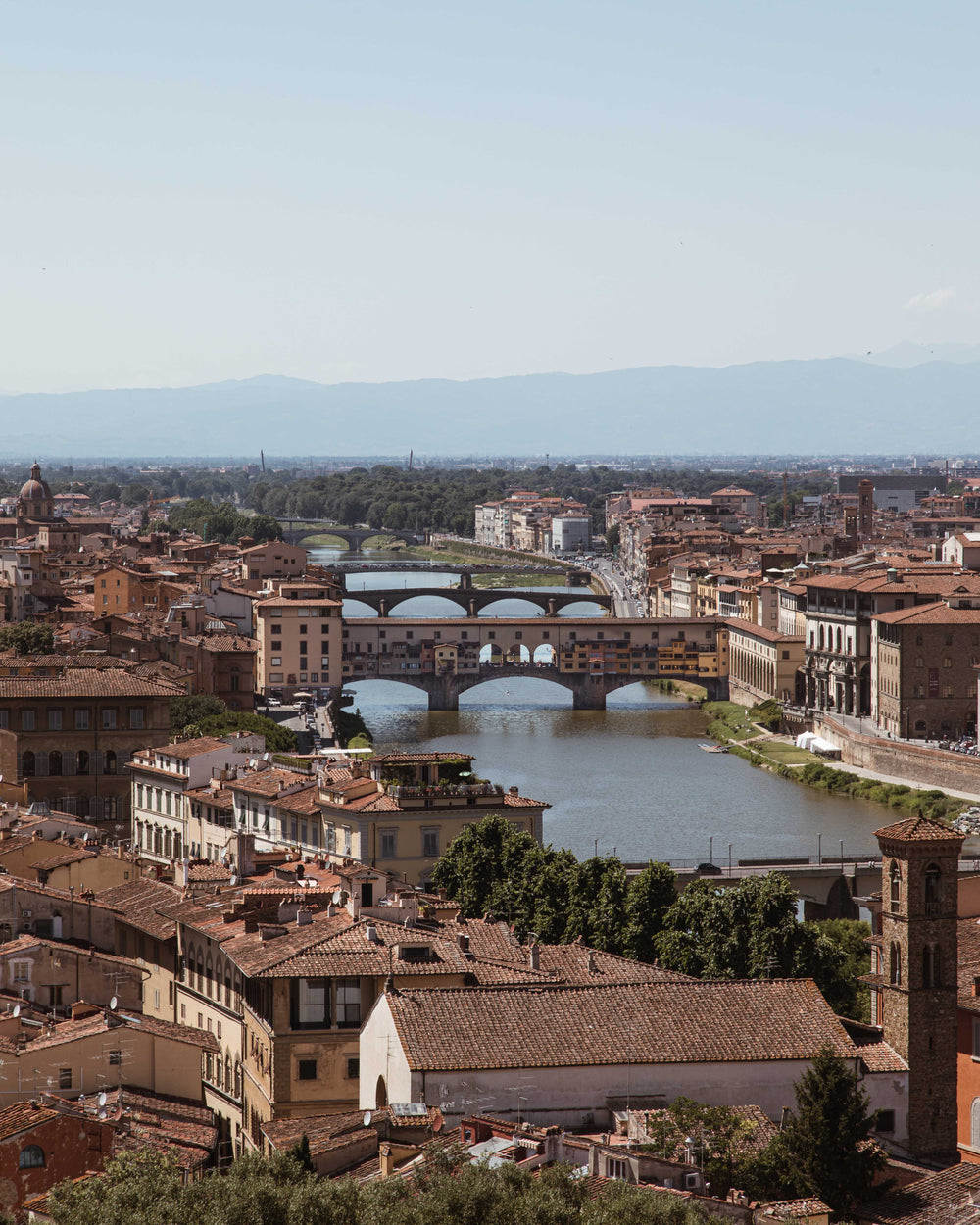 river runs through the city