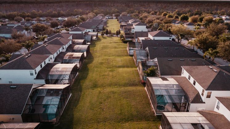 rooftops-and-pools-of-a-florida-residential-neighbourhood.jpg?width=746&format=pjpg&exif=0&iptc=0