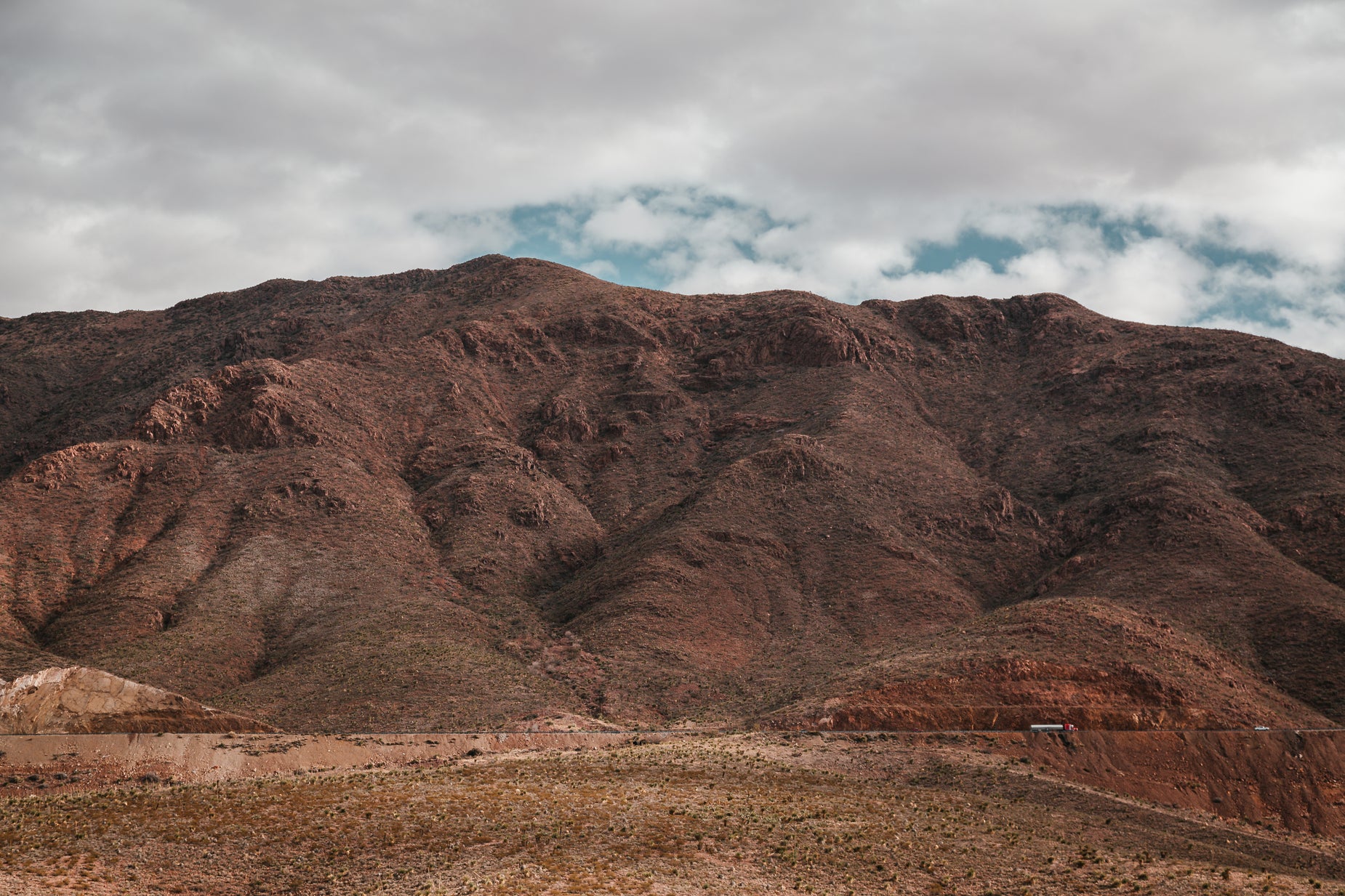 High Resolution Rugged Background Free Stock Photo of Rugged Mountains โ HD Images