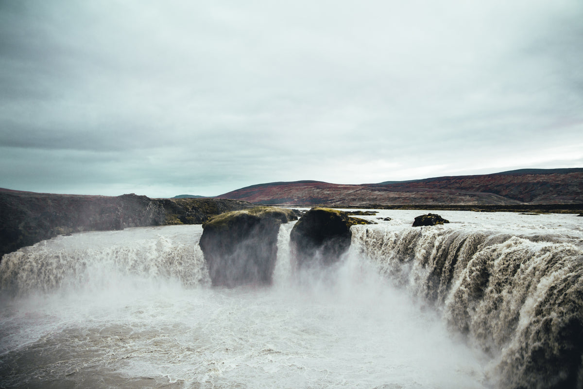 冰岛湍急的瀑布
