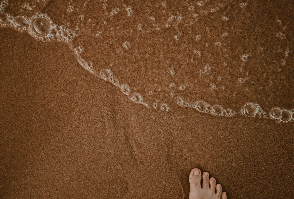 sandy feet, sandy beach