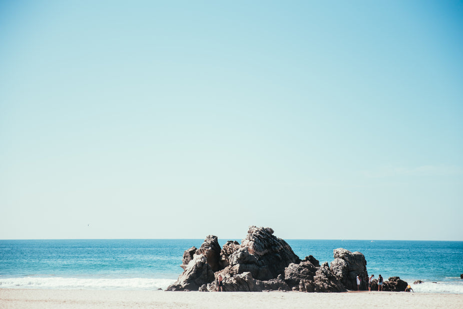 Free Sea Shore Rocks Image: Stunning Photography