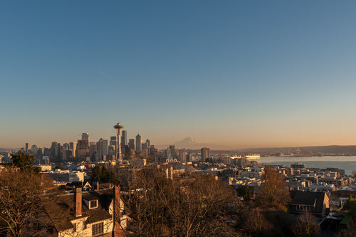 seattle skyline and mountains