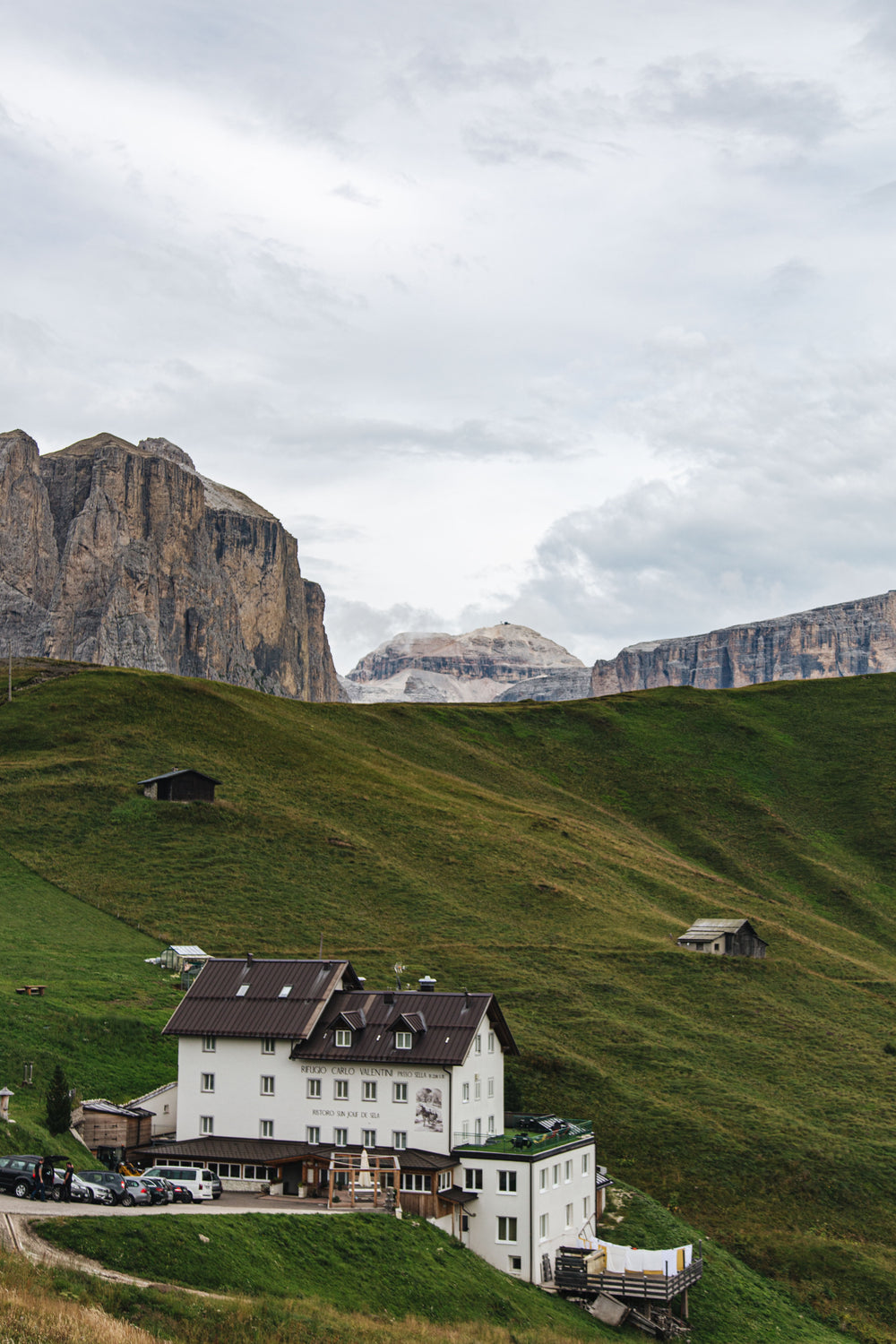 sella pass refuge caflo valentini