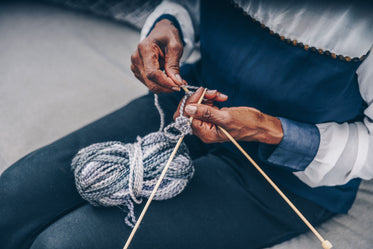 senior knitting