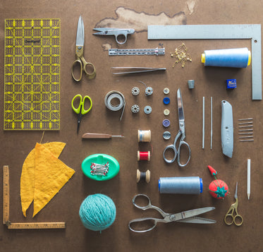sewing tools knolling