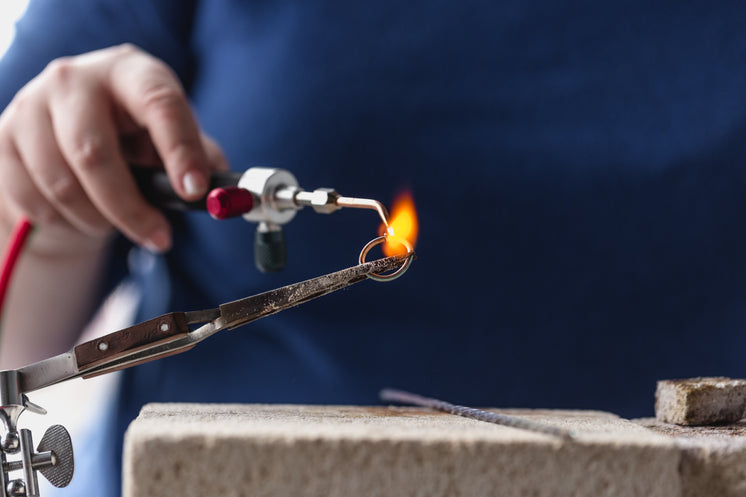 shaping-a-ring-with-fire.jpg?width=746&format=pjpg&exif=0&iptc=0