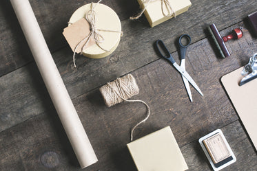 Free Shipping Materials Flatlay Photo — High Res Pictures