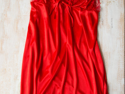 Silky Red Slip