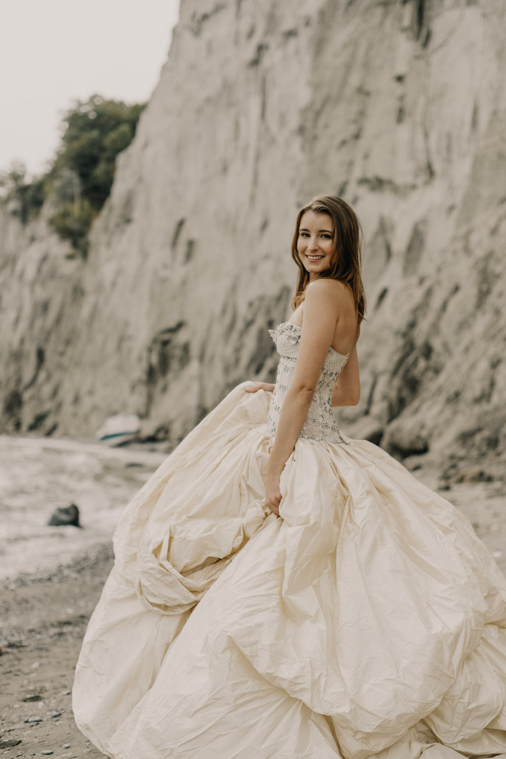 smiling bride on wedding