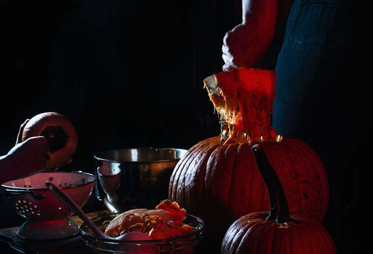 spooky-pumpkin-carving-party.jpg?width=7