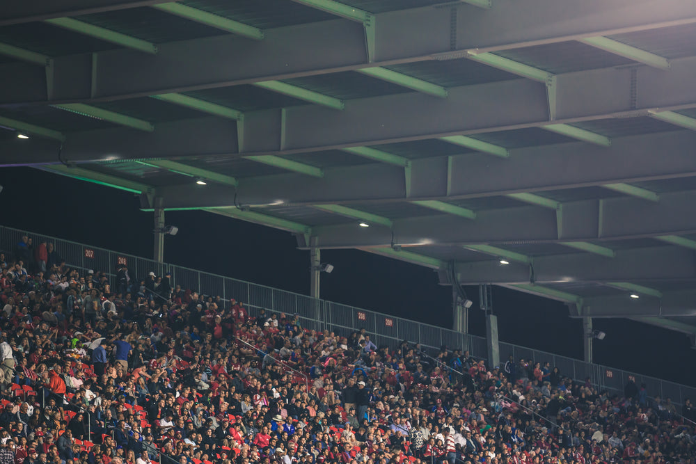 torcida em um estádio esportivo