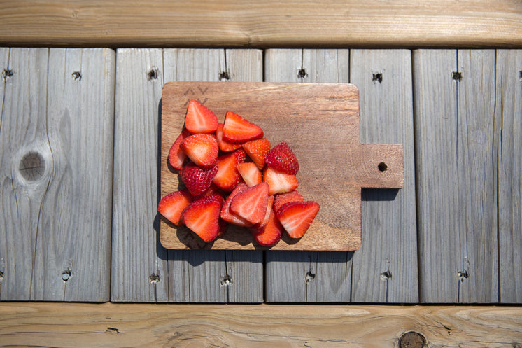 strawberries-outside.jpg?width=746&forma