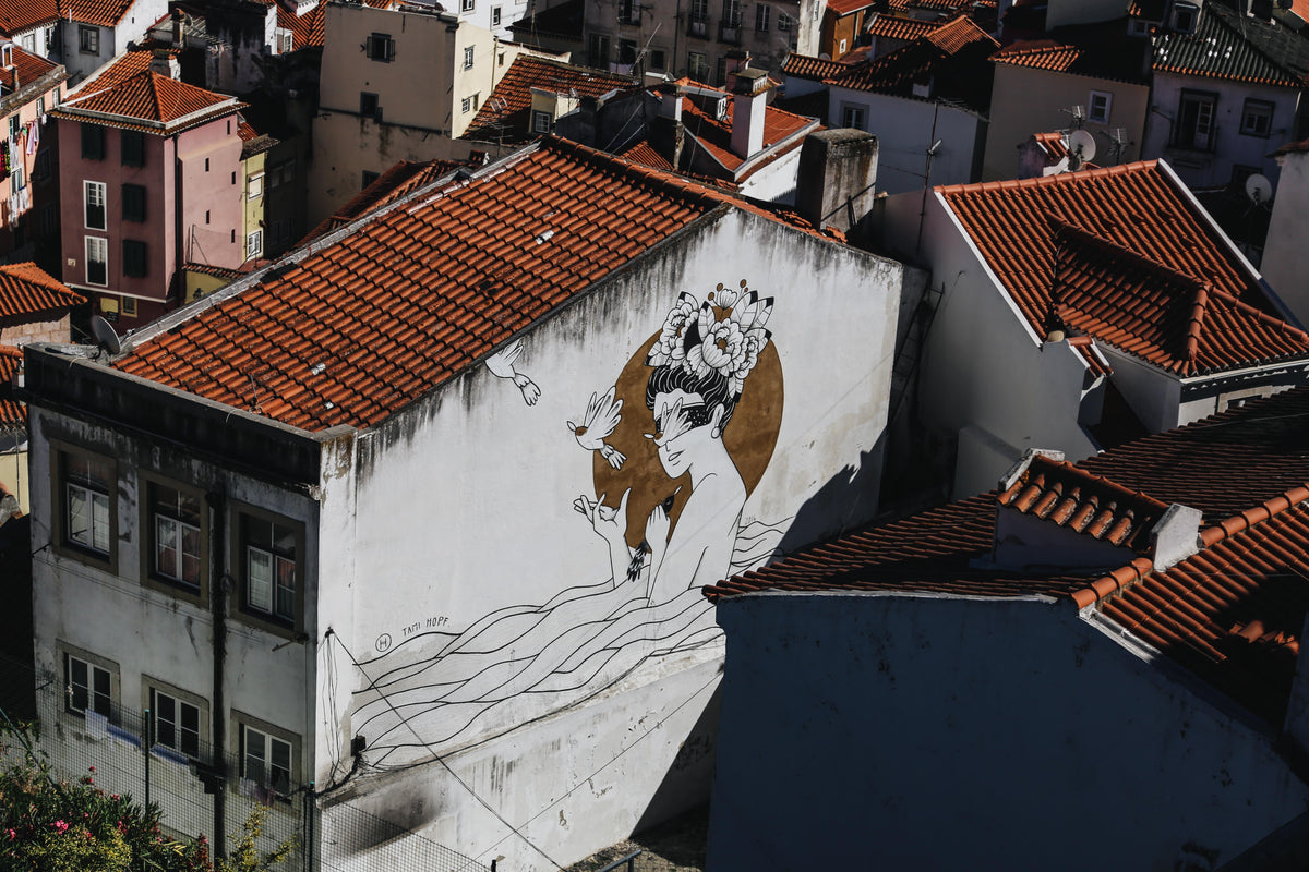 street art on building in lisbon