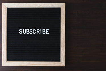 subscribe sign