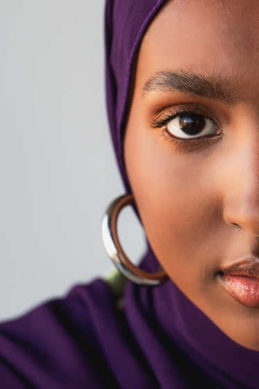 subtle make up and silver earring