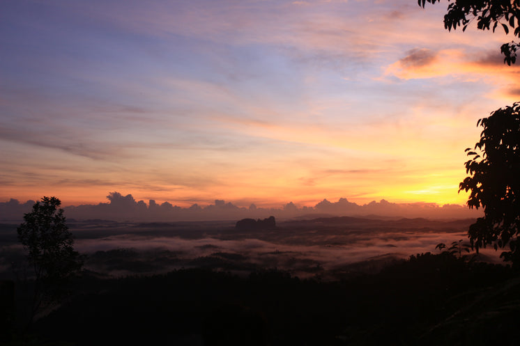 sun-sets-over-a-cloudy-sky.jpg?width=746&format=pjpg&exif=0&iptc=0