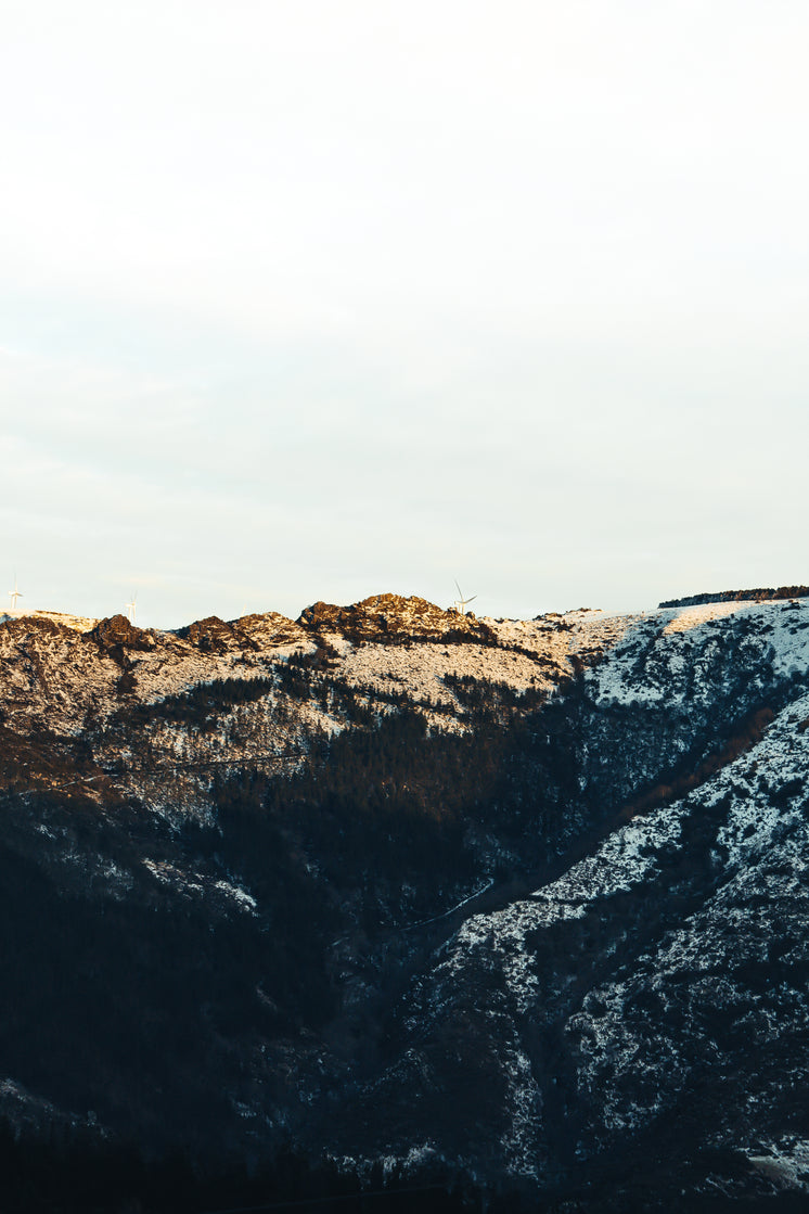 sunrise-over-rocky-mountain-stillness.jpg?width=746&format=pjpg&exif=0&iptc=0