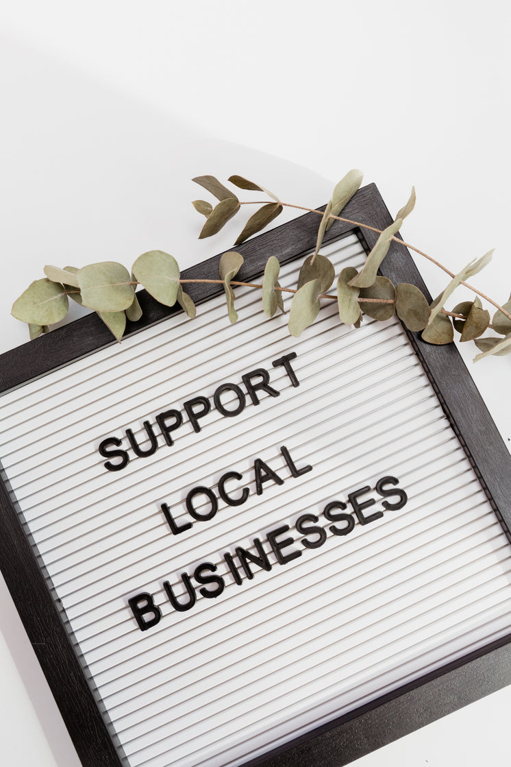 support-local-businesses-sign.jpg?width=746&format=pjpg&exif=0&iptc=0