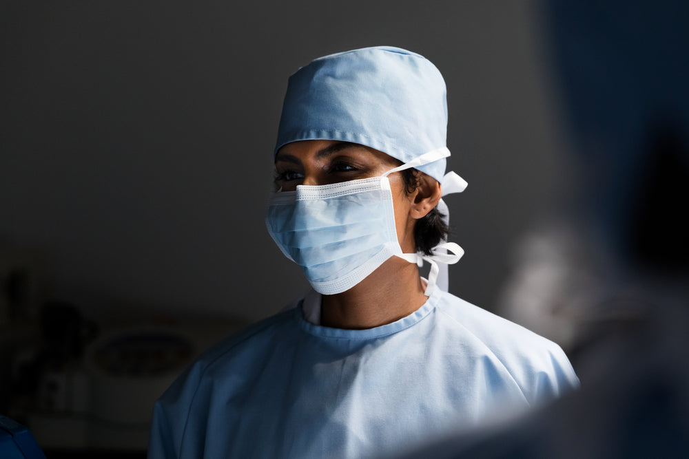 surgeon wearing face mask