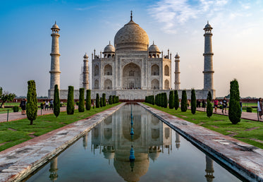 symmetry of taj mahal reflecions