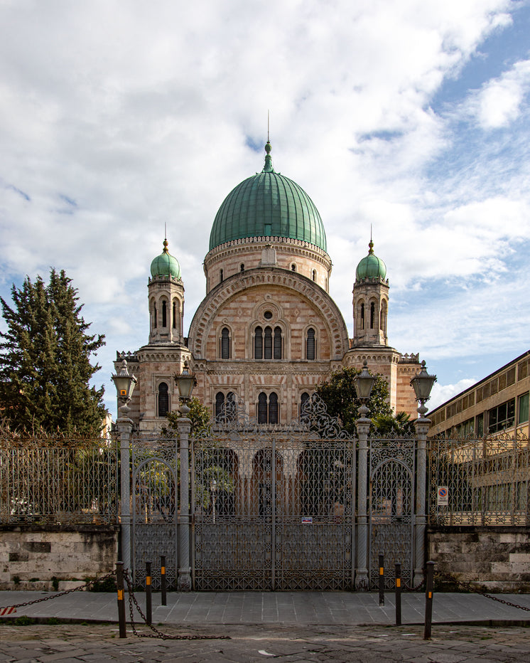 Synagogue And Museum Of Hebraic Art And Culture