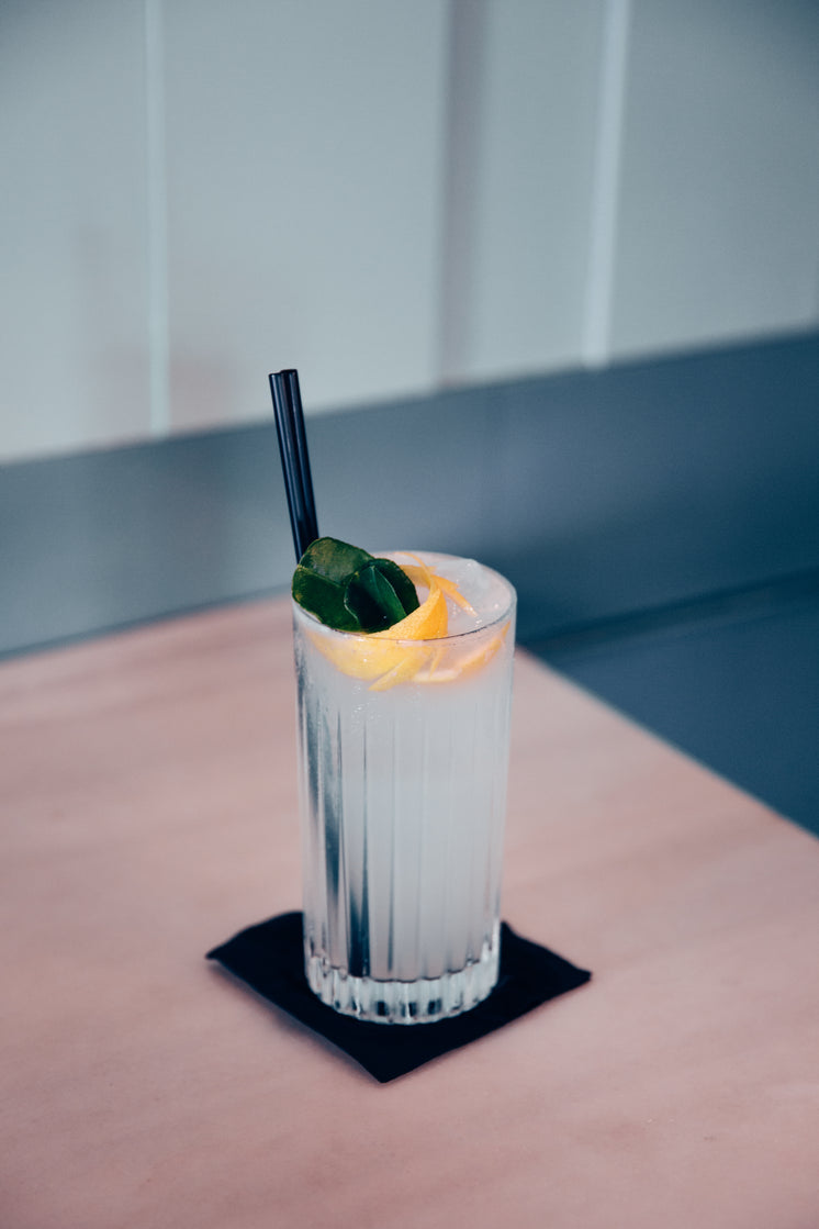 tall-glass-of-cold-lemonade.jpg?width=746&format=pjpg&exif=0&iptc=0