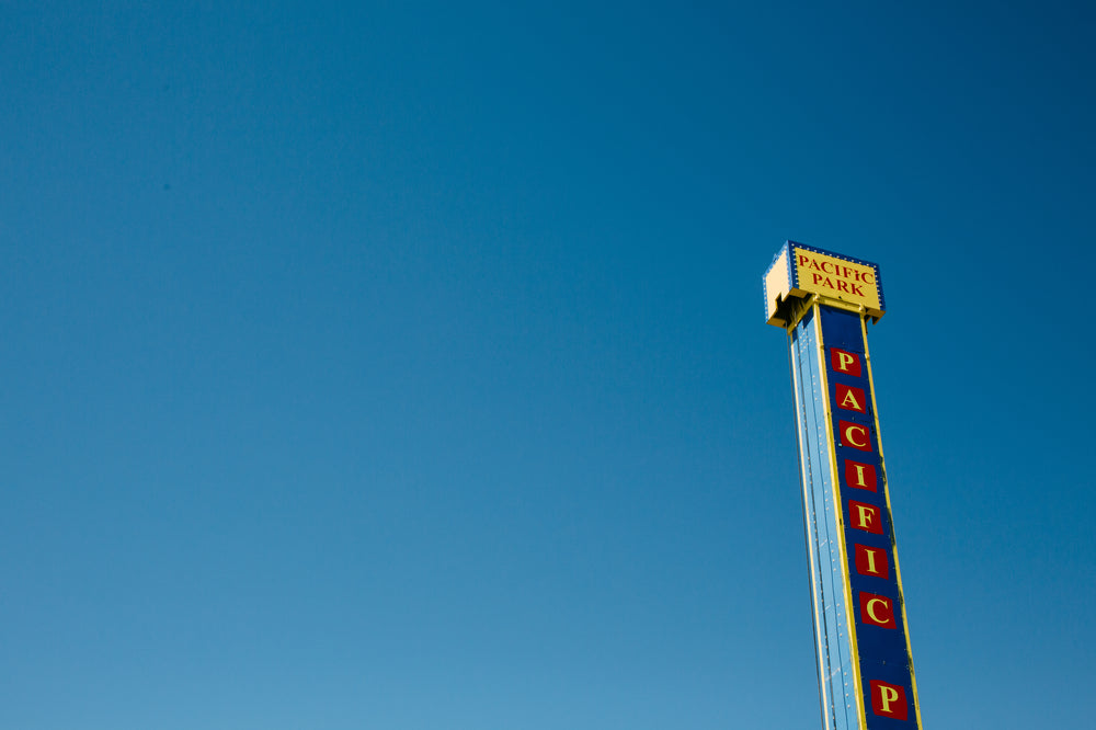 tall sign stood up toward the sky