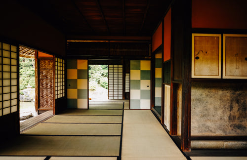 tatami mat flooring and sliding doors