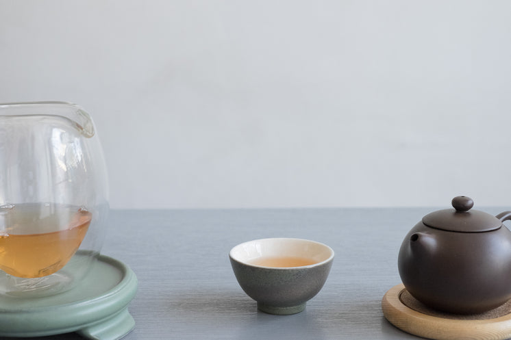 tea-set-on-grey.jpg?width=746&format=pjp