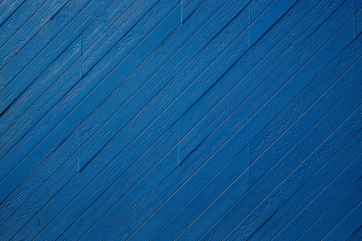 木材表面涂成蓝色