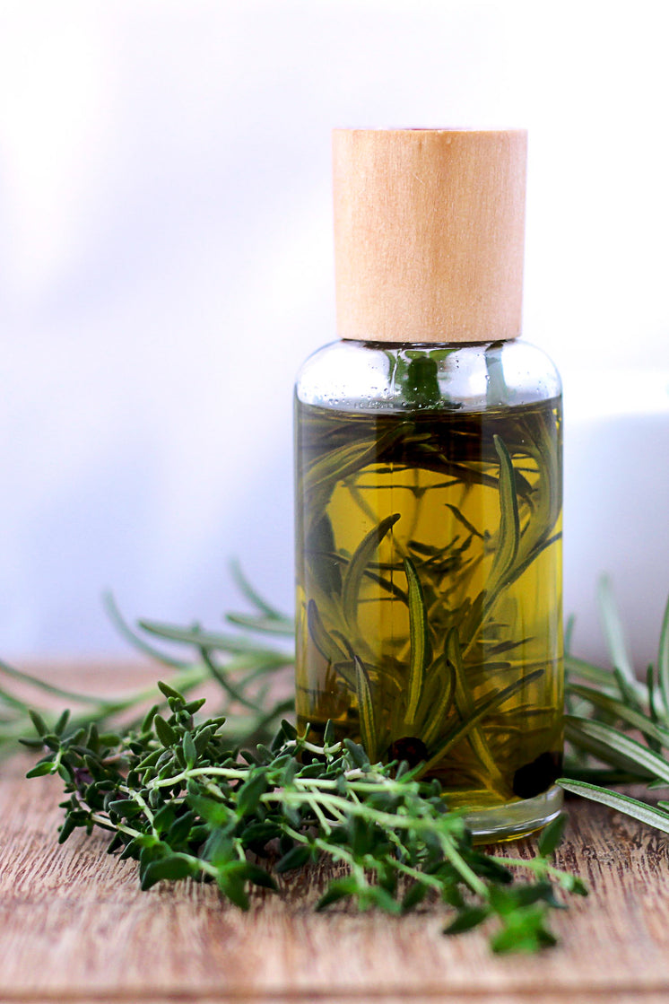 thyme-and-rosemary-infused-oil.jpg?width=746&format=pjpg&exif=0&iptc=0