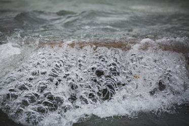 tide rolling in